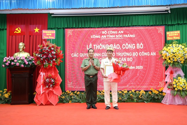 Công bố quyết định quan trọng về công tác cán bộ tại Sóc Trăng và Quảng Trị - Ảnh 1.