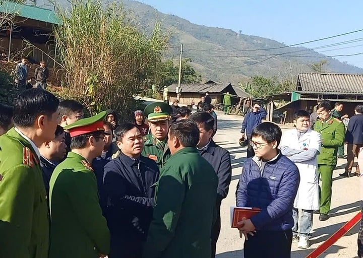 Vụ xe tải lao vào nhà dân ở Nghệ An: Nạn nhân là anh em họ hàng - Ảnh 1.