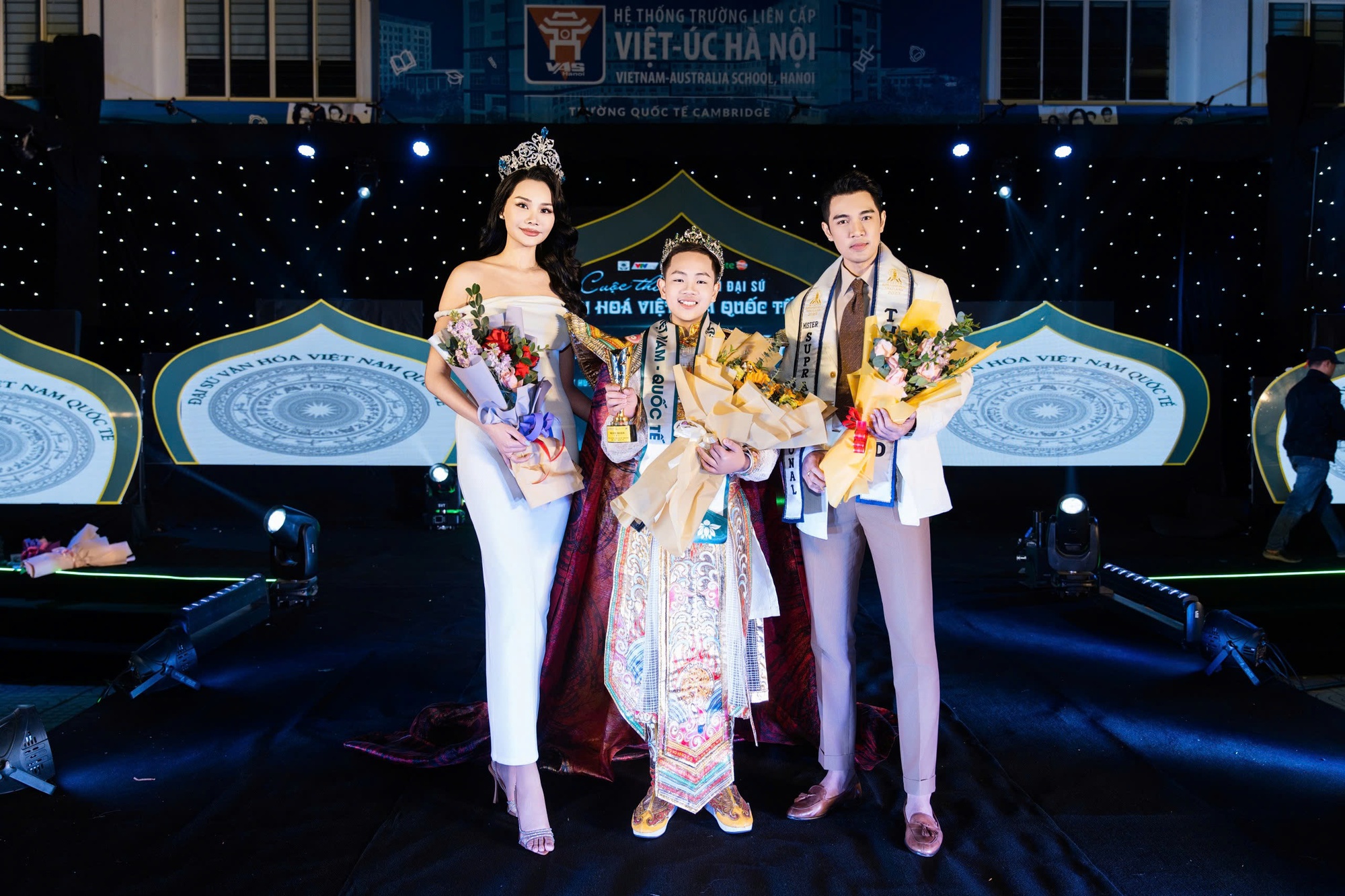 Chung kết cuộc thi t&igrave;m kiếm "Đại sứ Văn h&oacute;a Việt Nam Quốc tế 2025" quy tụ nhiều sao quốc tế- Ảnh 4.
