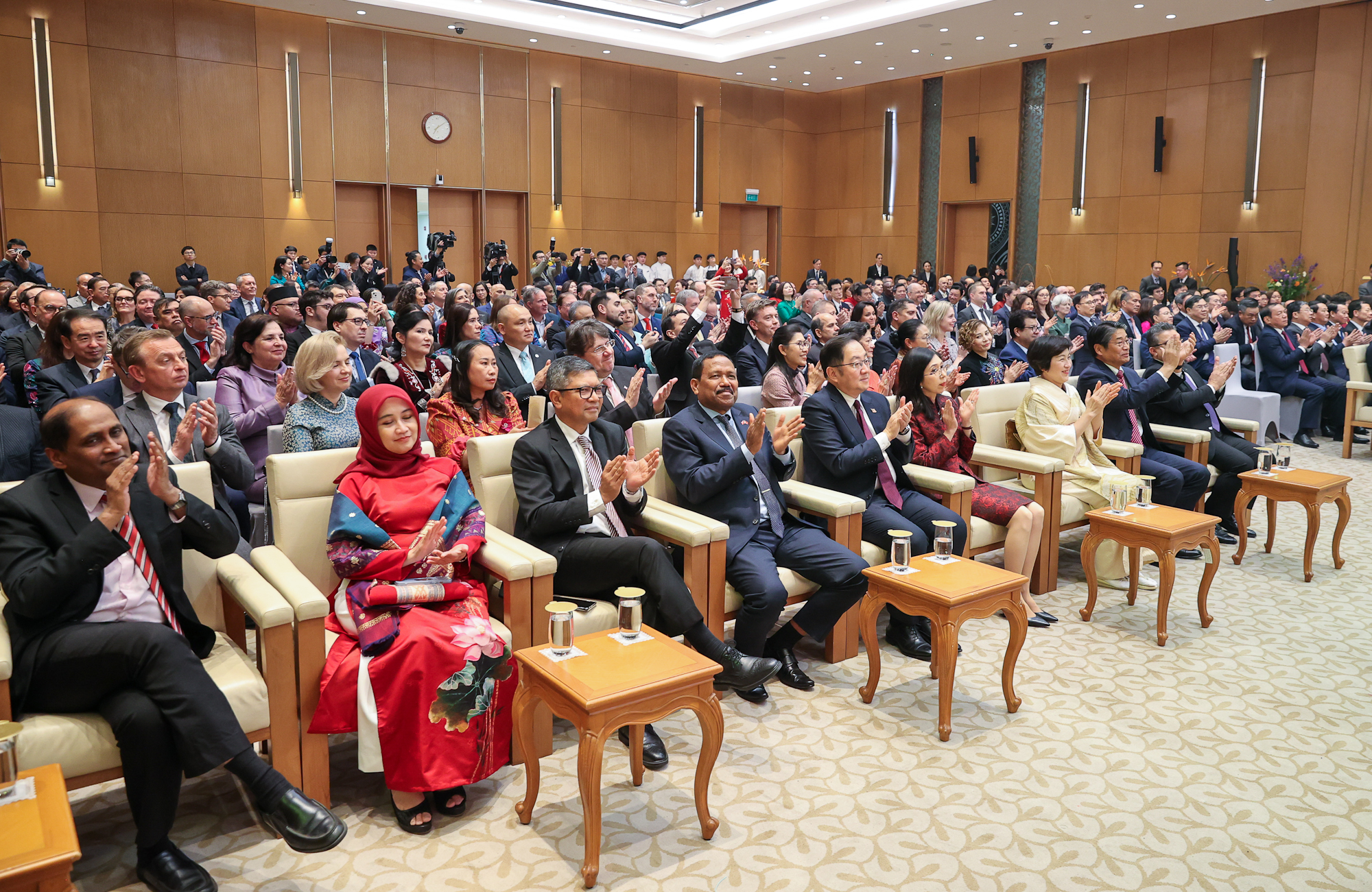 Thủ tướng Phạm Minh Chính chiêu đãi Đoàn Ngọai giao tại Hà Nội - Ảnh 8. Thủ tướng Phạm Minh Chính chiêu đãi Đoàn Ngọai giao tại Hà Nội - Ảnh 8.