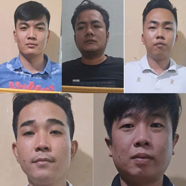 Tạm giữ 11 người đốt pháo hoa mừng sinh nhật trên Quốc lộ 1 Tiền Giang - Ảnh 1.