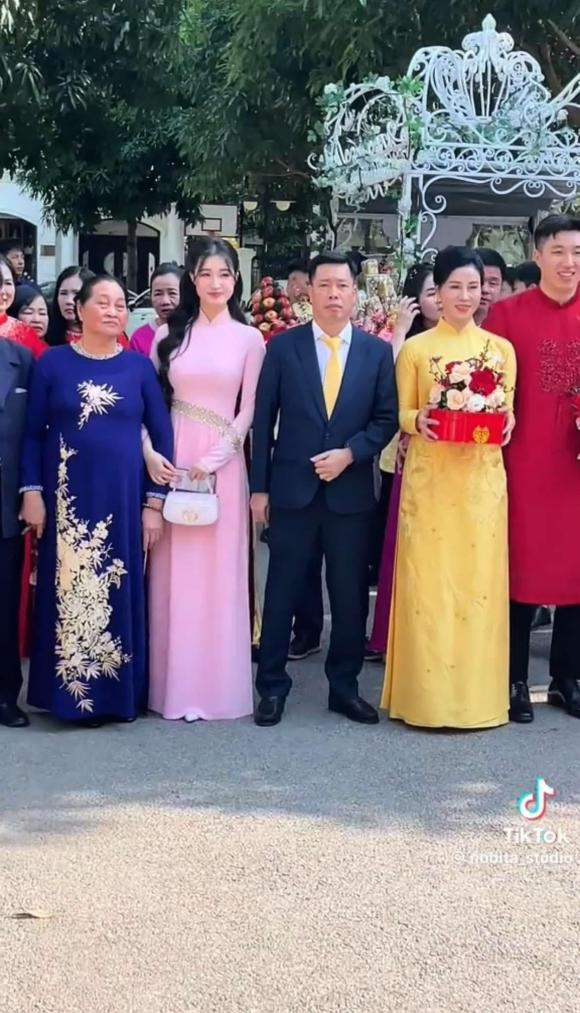 Lần hiếm hoi thiếu gia Vingroup v&agrave; &Aacute; hậu Phương Nhi để lộ ảnh hẹn h&ograve;- Ảnh 3.