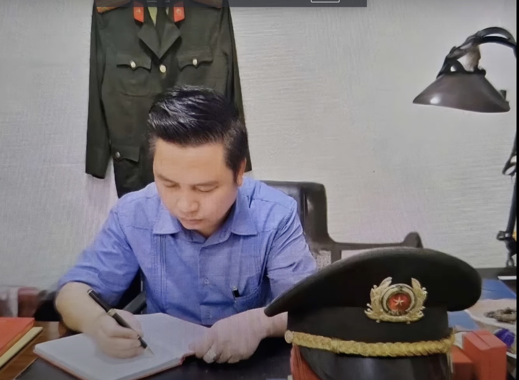 Bất ngờ vụ Trần Quốc Do giả mạo chức vụ hướng dẫn giám đốc khai báo - Ảnh 2. Bất ngờ vụ Trần Quốc Do giả mạo chức vụ hướng dẫn giám đốc khai báo - Ảnh 2.