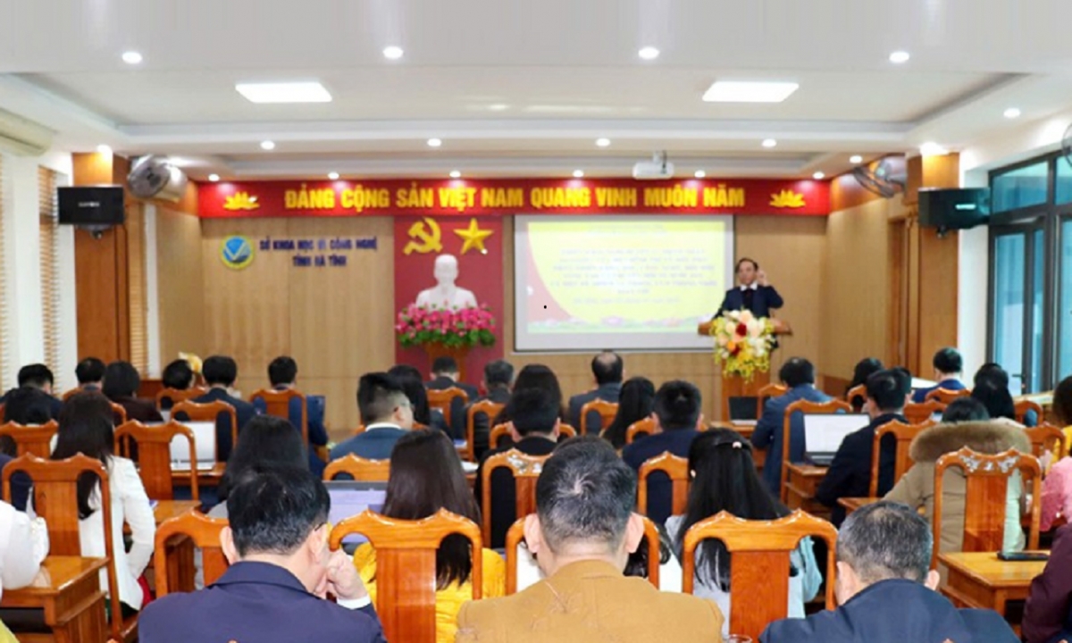 9 C&ocirc;ng chức H&agrave; Tĩnh xin nghỉ hưu trước tuổi để nhường cơ hội - Ảnh 2.