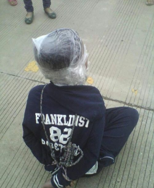 Bị bắt c&oacute;c tr&ecirc;n đường đến trường, cậu b&eacute; 13 tuổi trốn tho&aacute;t ngoạn mục nhờ kiến thức học từ... phim!- Ảnh 2.