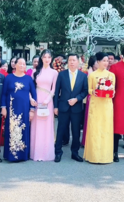 Lần hiếm hoi thiếu gia Vingroup v&agrave; &Aacute; hậu Phương Nhi để lộ ảnh hẹn h&ograve;- Ảnh 4.