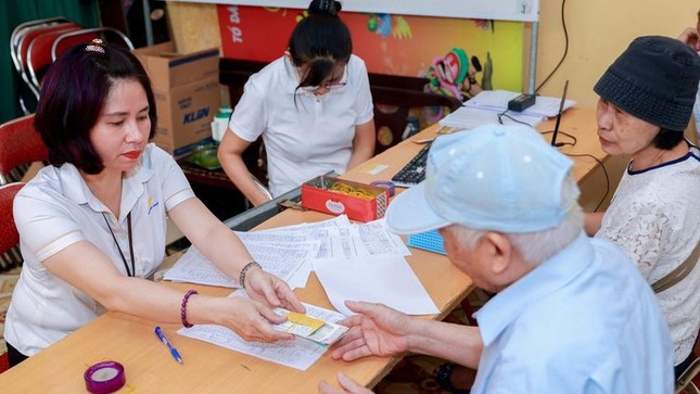 Đề xuất mới về trợ cấp nghỉ hưu: Lợi ích cho người lao động đóng BHXH lâu dài - Ảnh 1.