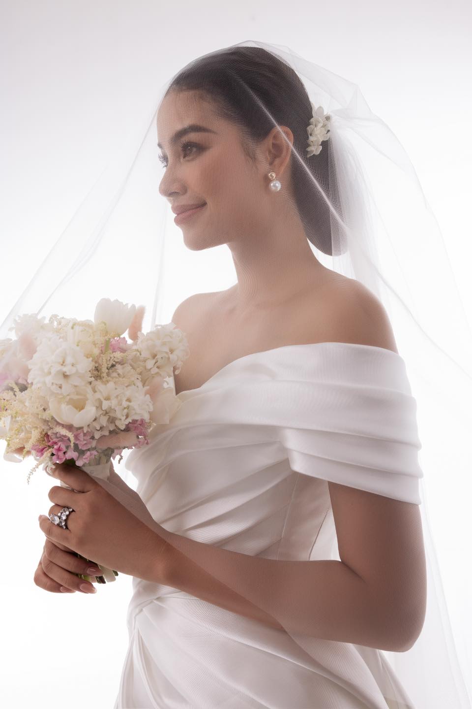 Chuyện g&igrave; đang xảy ra với Hoa hậu Phạm Hương ở Mỹ?- Ảnh 1.