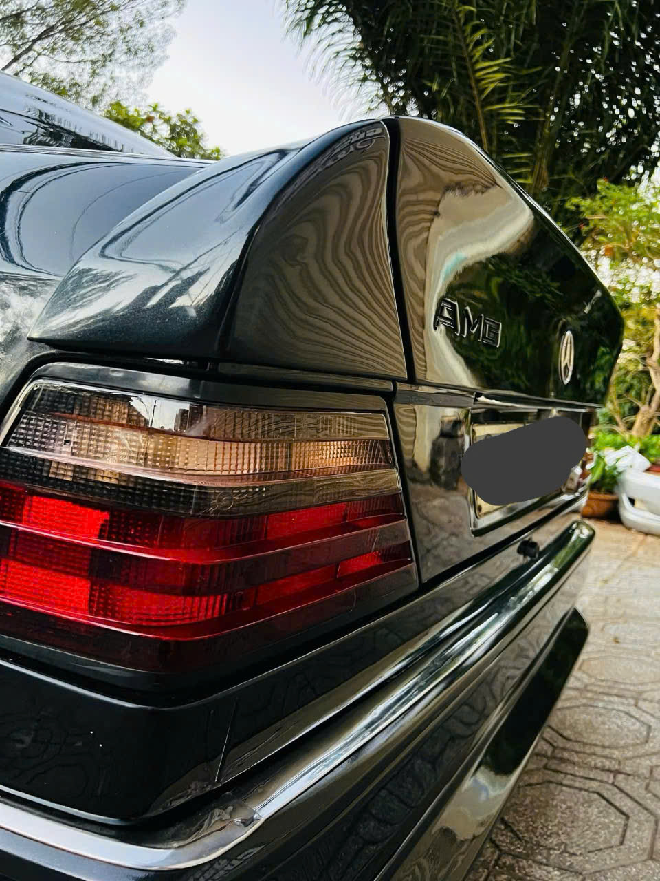 Hồi sinh Mercedes-Benz E-Class 1993, thợ Việt chia sẻ: ‘Mua chỉ 100 triệu, thêm 300 triệu độ xe nhưng tiền công chiếm hơn nửa’ - Ảnh 6.