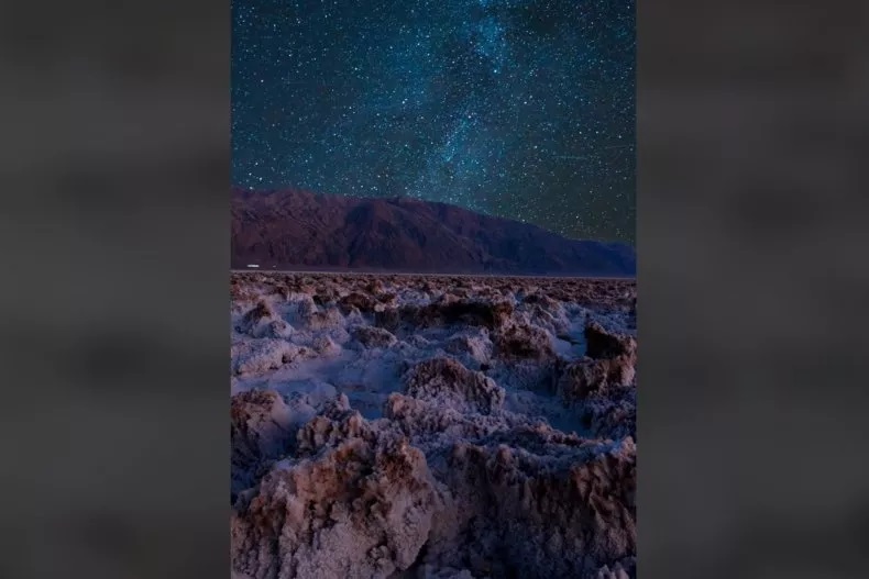 Đến Thung lũng Chết, người đàn ông quay được cảnh hầu hết du khách không bao giờ nhìn thấy - Ảnh 1.