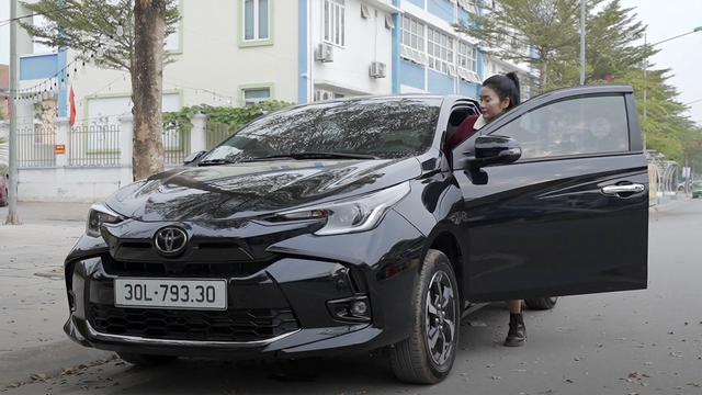 Chồng thích xe Hàn, vợ lái mới quyết lấy Toyota Vios: ‘Tiết kiệm hơn Accent, cố lấy bản G cho an toàn’ - Ảnh 1.