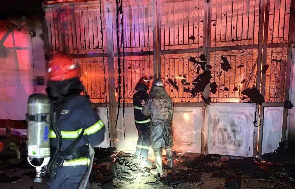 Khẩn trương điều tra vụ cháy gây tử vong mẹ con tại Phú Xuyên - Ảnh 1.