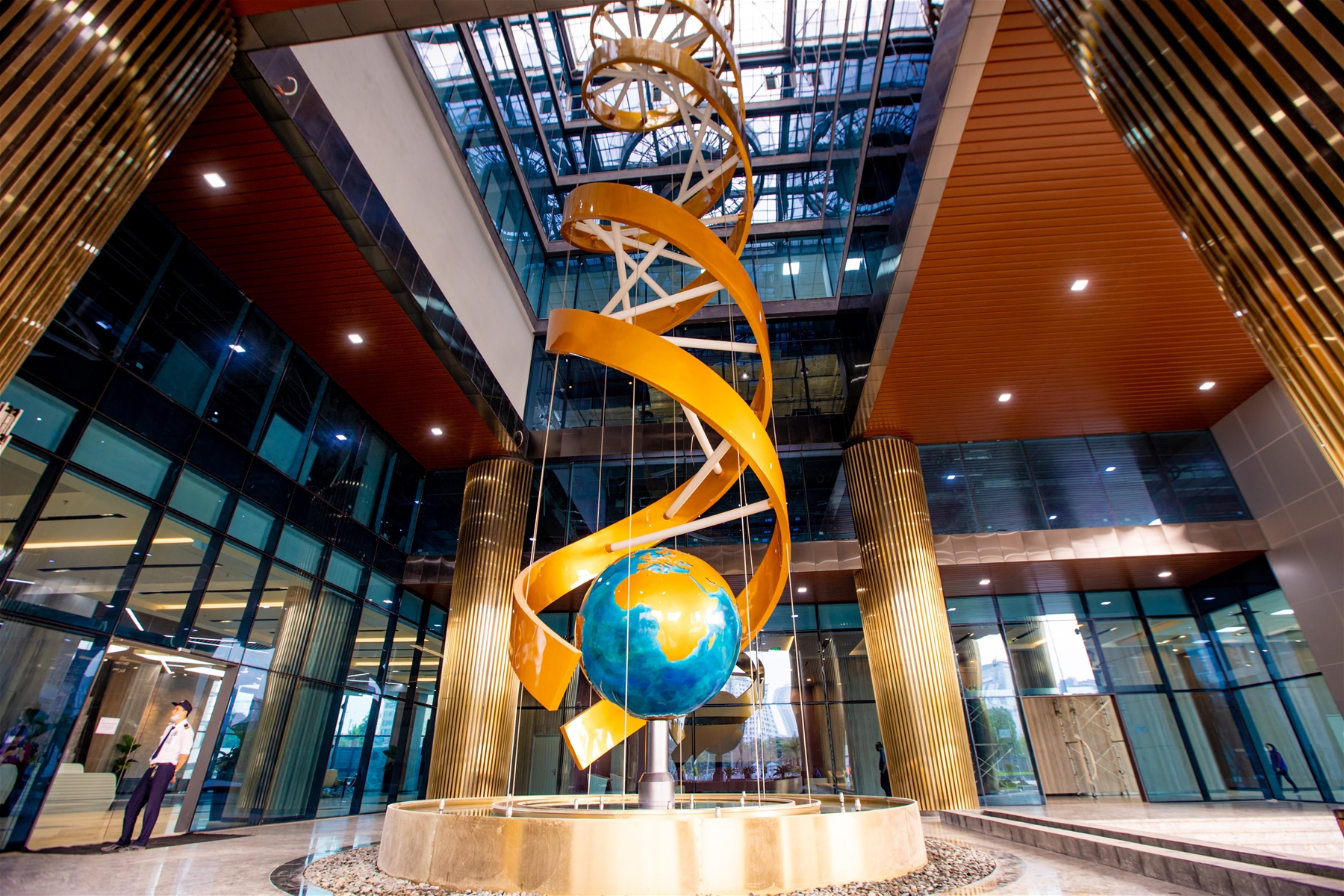 Bản đồ tỷ đô tại Hà Nội: Hoàn Kiếm là địa bàn của nhóm Ngân hàng, 1 công ty họ Vingroup chuyển nhà phút chót, lý do FPT 'ôm' Cầu Giấy - Ảnh 4.