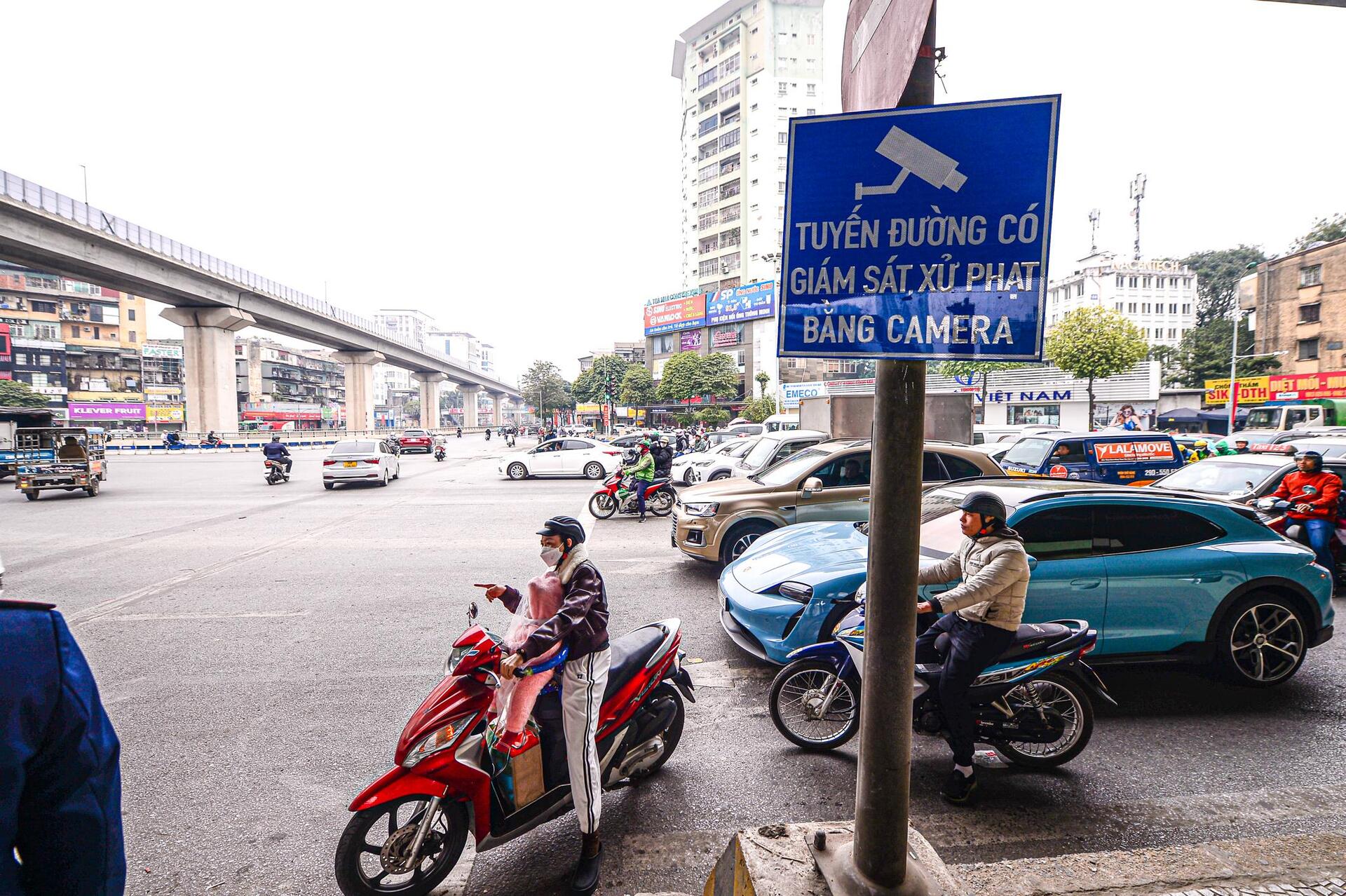 Lắp camera phạt nguội tại nút giao 4 tầng Hà Nội - Ảnh 4.