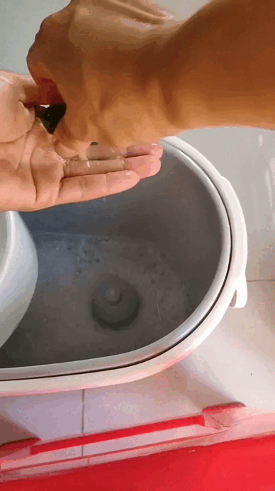 Dọn nhà đón Tết: Mẹ đảm chia sẻ cách để nhà sạch bong kin kít, mùi hôi biến mất chỉ với 3 nghìn đồng!- Ảnh 1. Dọn nhà đón Tết: Mẹ đảm chia sẻ cách để nhà sạch bong kin kít, mùi hôi biến mất chỉ với 3 nghìn đồng!- Ảnh 1.