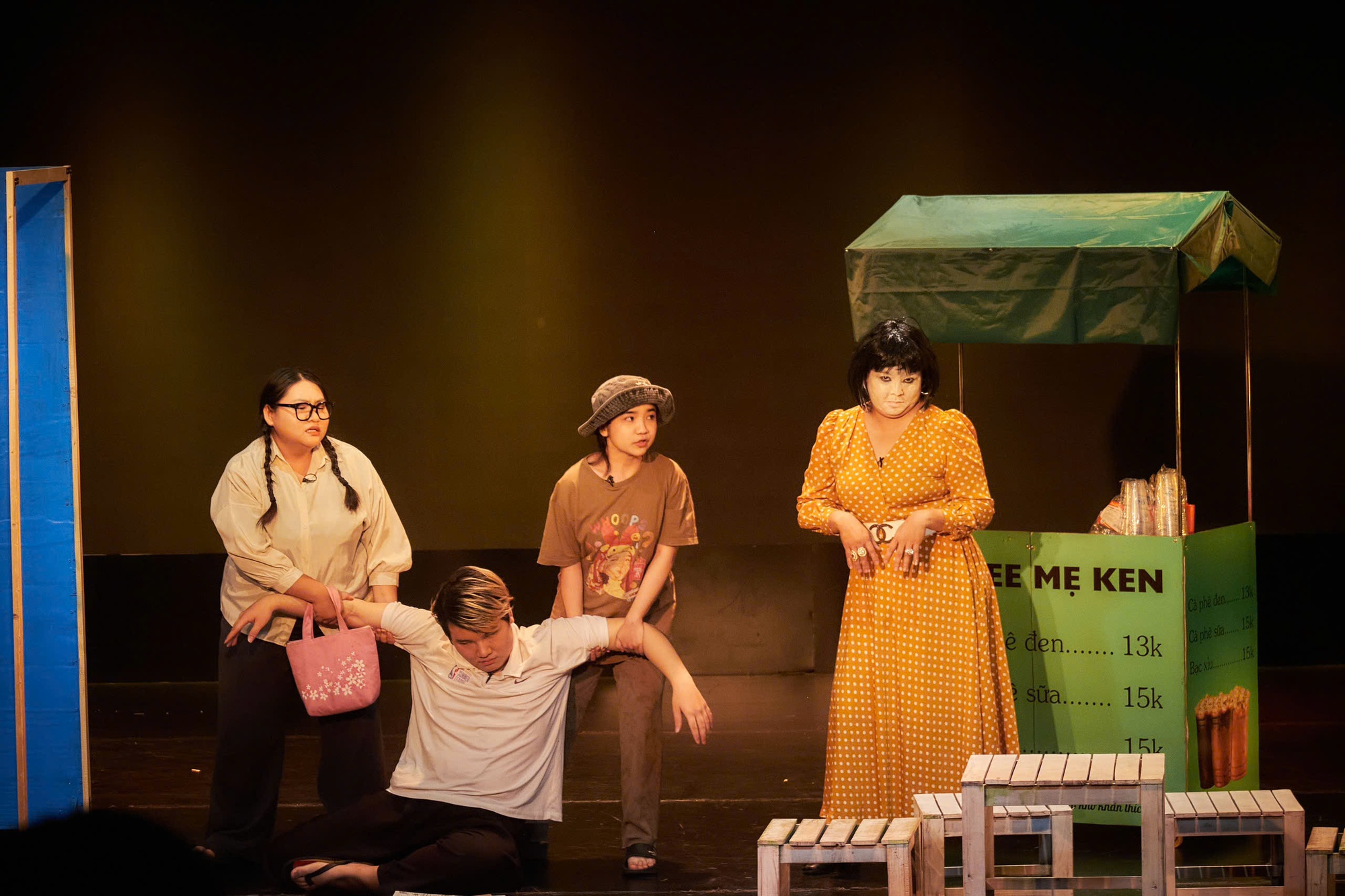 "Kẻ đánh mất linh hồn": Nhân quả không chỉ trả trên mình mà còn trả lên cả người thân - Ảnh 4.