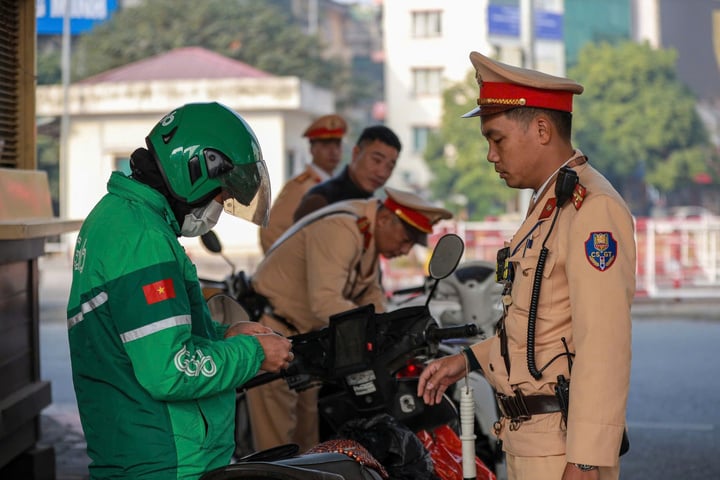 Người báo tin vi phạm giao thông nhận thưởng tối đa 5 triệu đồng - Ảnh 1.