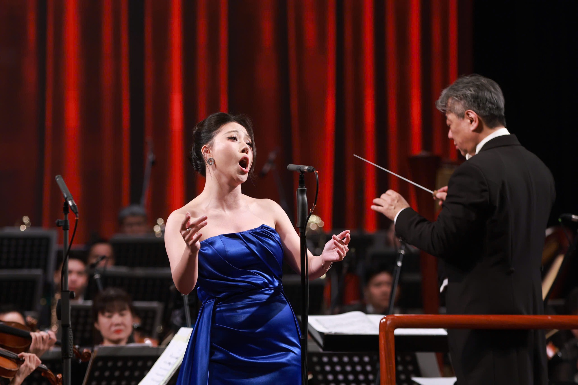 Hà Nội Concert – Hòa nhạc năm mới 2025: Soprano Bảo Yến mê hoặc người nghe với aria "Quel guardo il cavaliere"- Ảnh 5.