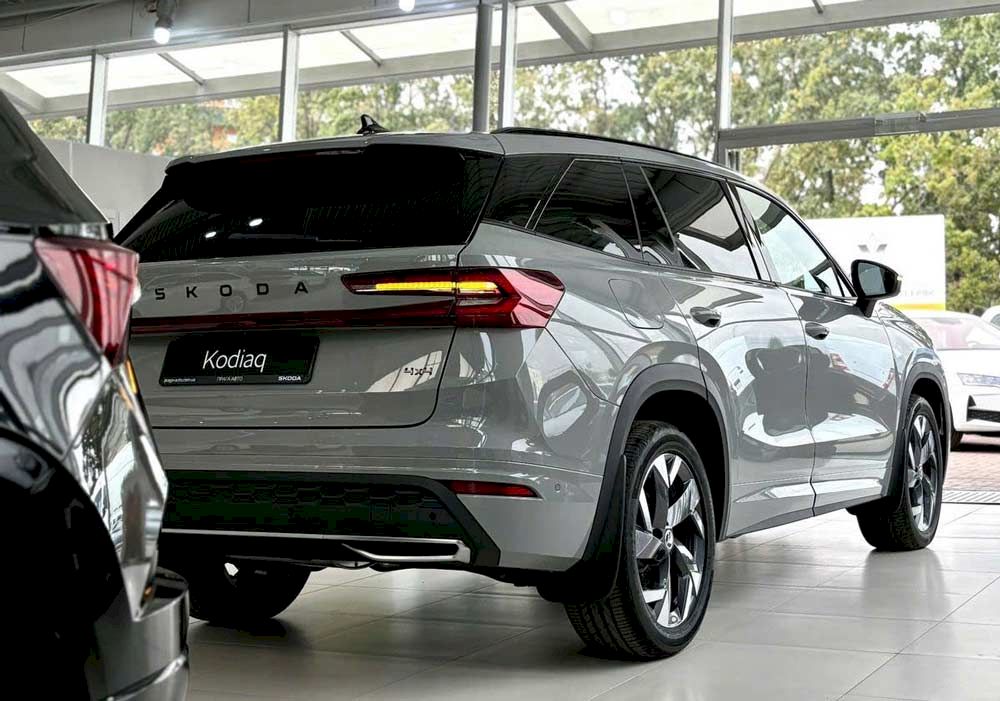 Skoda Kodiaq 2025 chốt b&aacute;n tại Việt Nam: Mua trước Tết giảm gi&aacute; lăn b&aacute;nh, c&oacute; bản thể thao, đều AWD, tăng sức đấu Santa Fe- Ảnh 10.