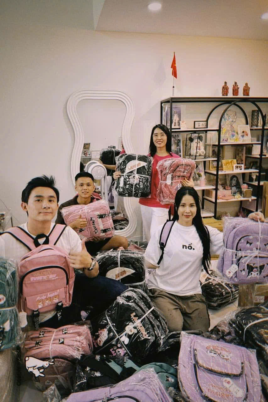 T&oacute;m d&iacute;nh hint hẹn h&ograve; của Diệp L&acirc;m Anh v&agrave; trai trẻ k&eacute;m 11 tuổi- Ảnh 8.