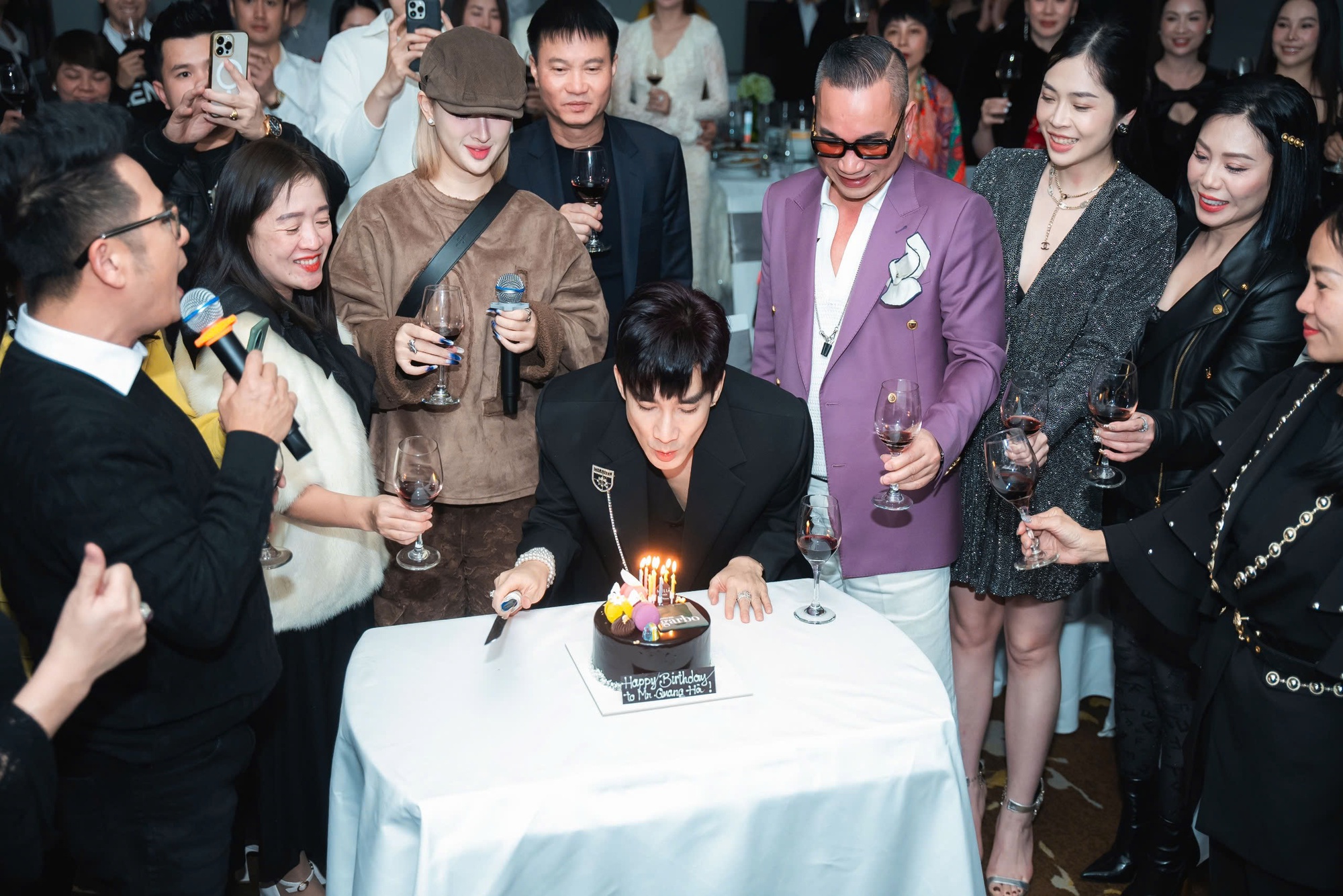 Bằng Kiều mừng tuổi 44 của Quang H&agrave; - Ảnh 6.