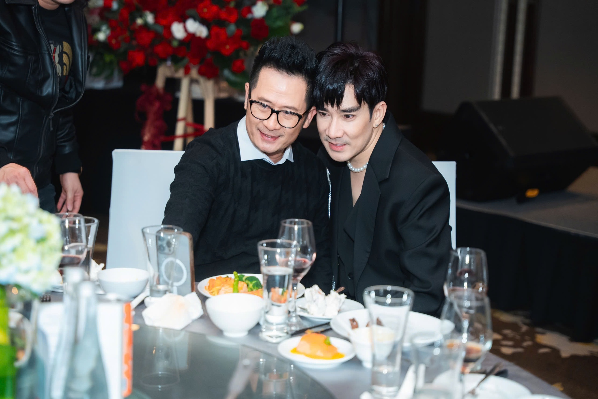 Bằng Kiều mừng tuổi 44 của Quang H&agrave; - Ảnh 5.