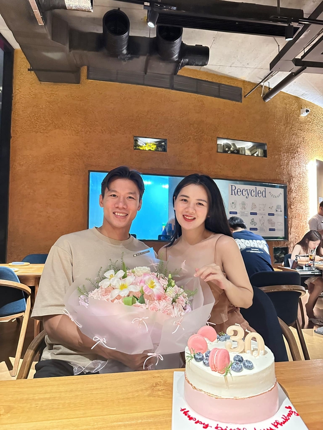 Cuộc sống của ng&ocirc;i sao ĐT Việt Nam v&agrave; vợ hoa kh&ocirc;i sau 7 năm kết h&ocirc;n, nh&agrave; đẹp xe sang ai cũng ngưỡng mộ- Ảnh 2.