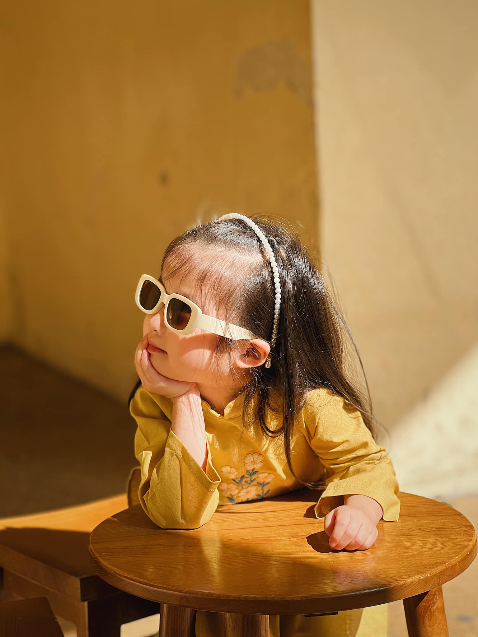 Đây là màu áo dài hợp phong thuỷ nhất để các con diện vào mùng 1 Tết Ất Tỵ 2025, mẹ đã mua chưa?- Ảnh 1. Đây là màu áo dài hợp phong thuỷ nhất để các con diện vào mùng 1 Tết Ất Tỵ 2025, mẹ đã mua chưa?- Ảnh 1.