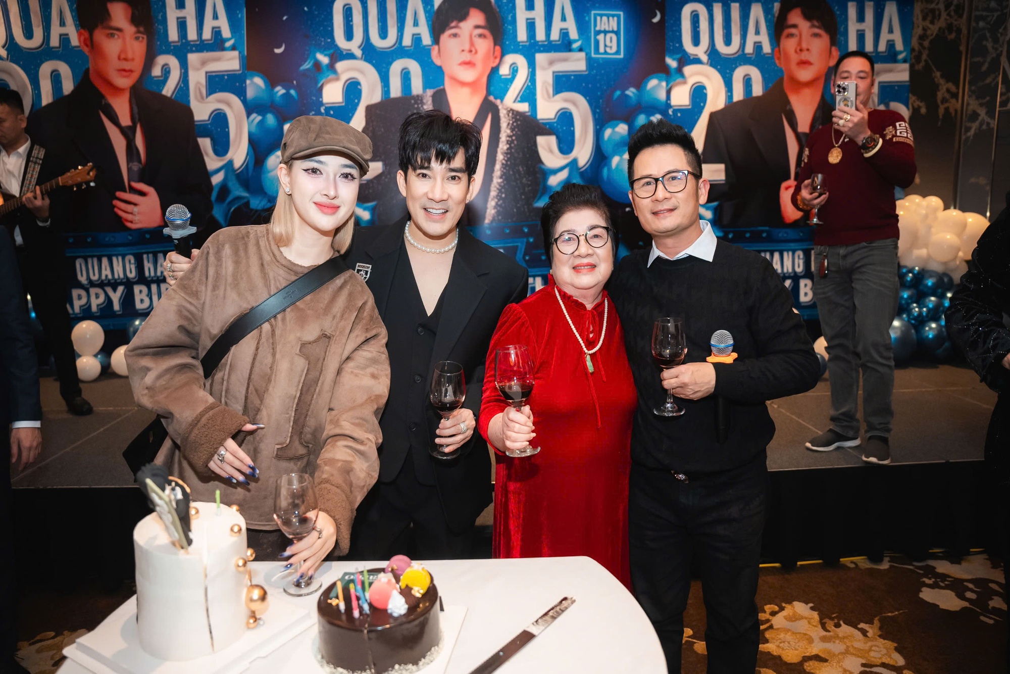Bằng Kiều mừng tuổi 44 của Quang H&agrave; - Ảnh 11.