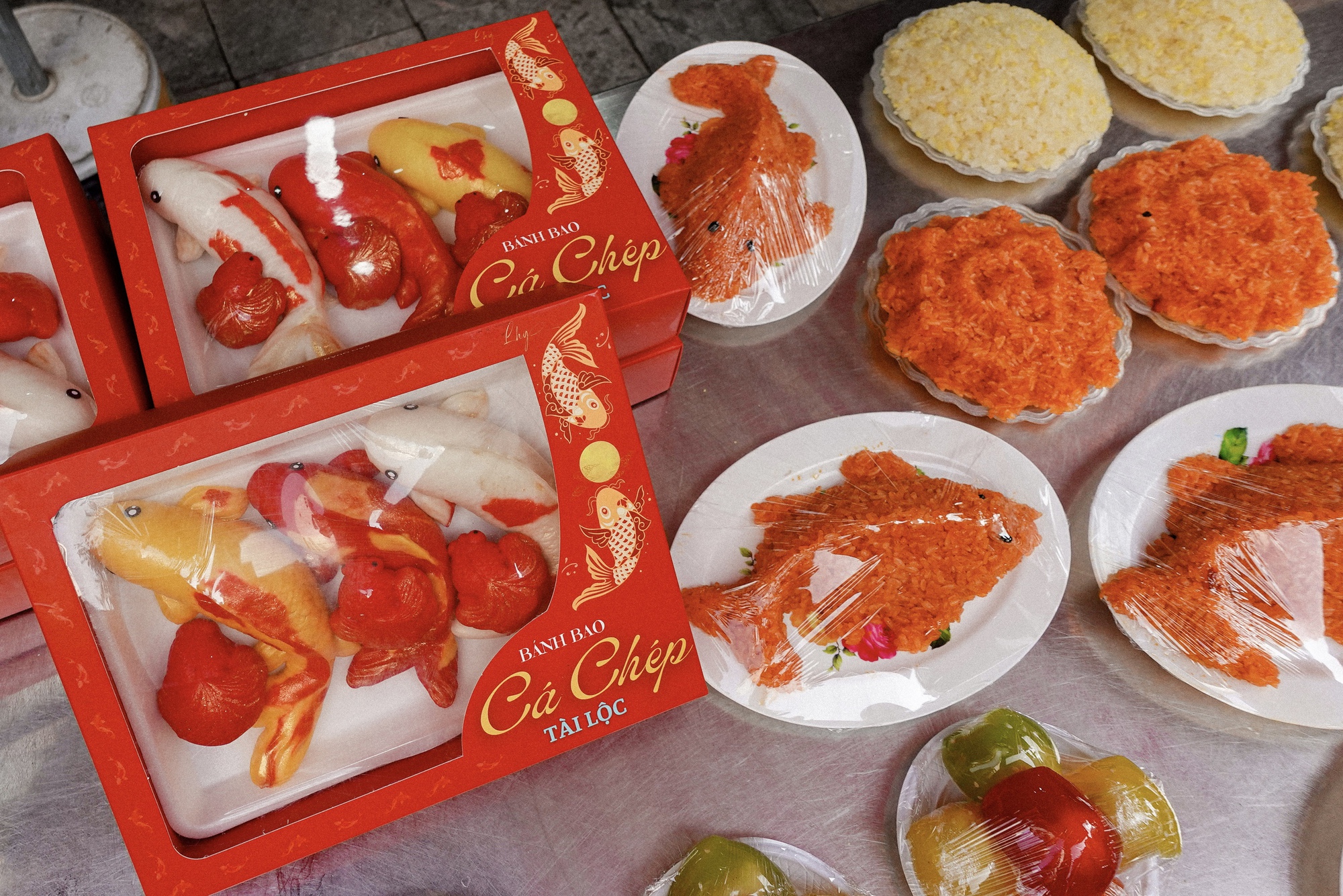 Chợ bán cỗ nấu sẵn nức tiếng Hà thành tấp nập trước thềm ông Công ông Táo, đi 1 vòng là đủ mâm cỗ "xịn" - Ảnh 11. Chợ bán cỗ nấu sẵn nức tiếng Hà thành tấp nập trước thềm ông Công ông Táo, đi 1 vòng là đủ mâm cỗ "xịn" - Ảnh 11.