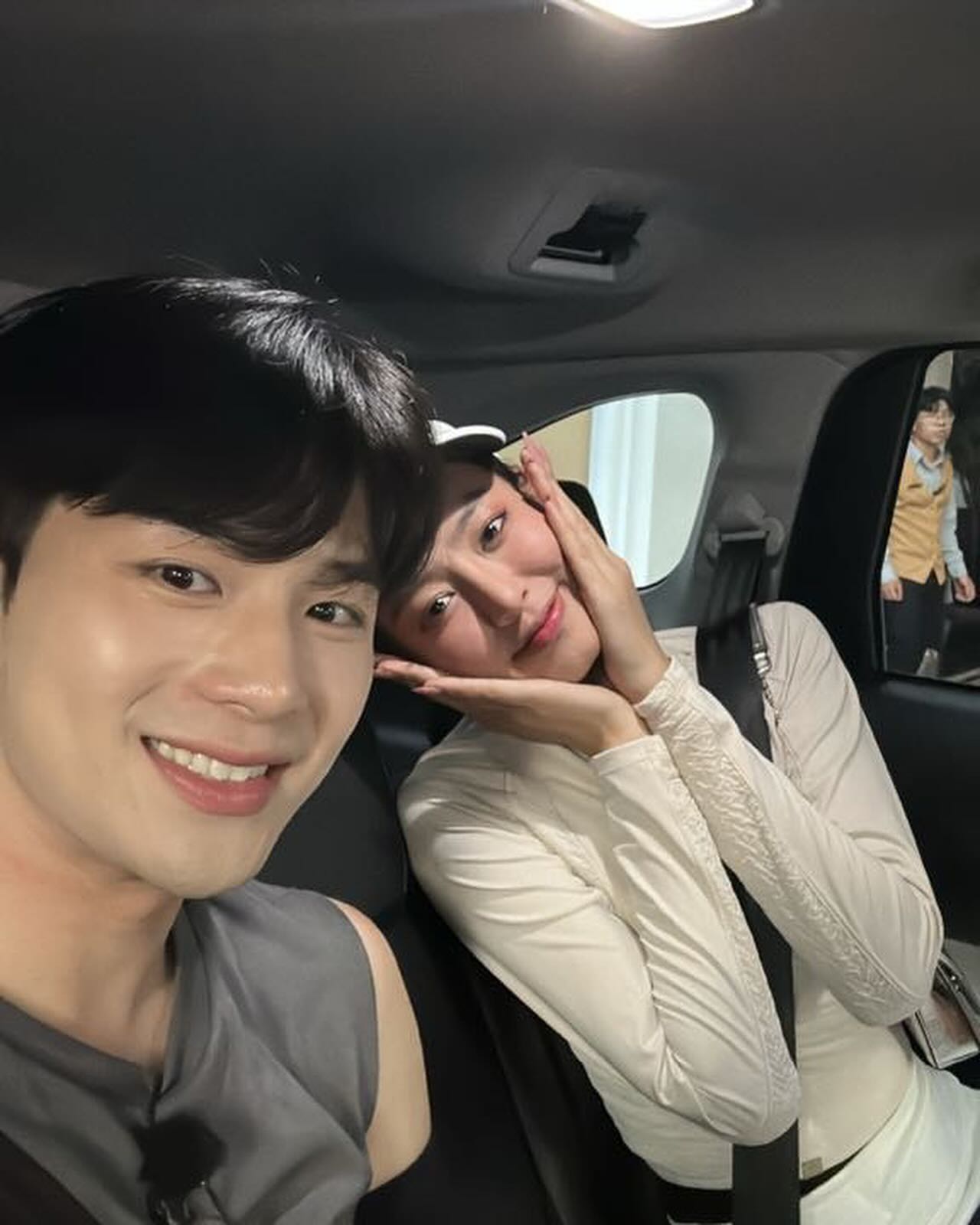 Á hậu Bùi Khánh Linh và Minuk cắt đứt quan hệ trên Instagram - Ảnh 3.