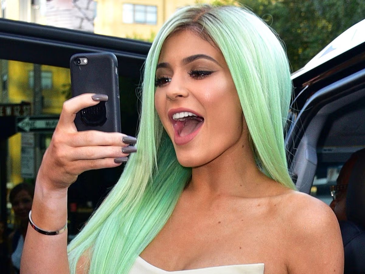 Snapchat và cú ngã ngựa từ dòng tweet của Kylie Jenner - Ảnh 1.