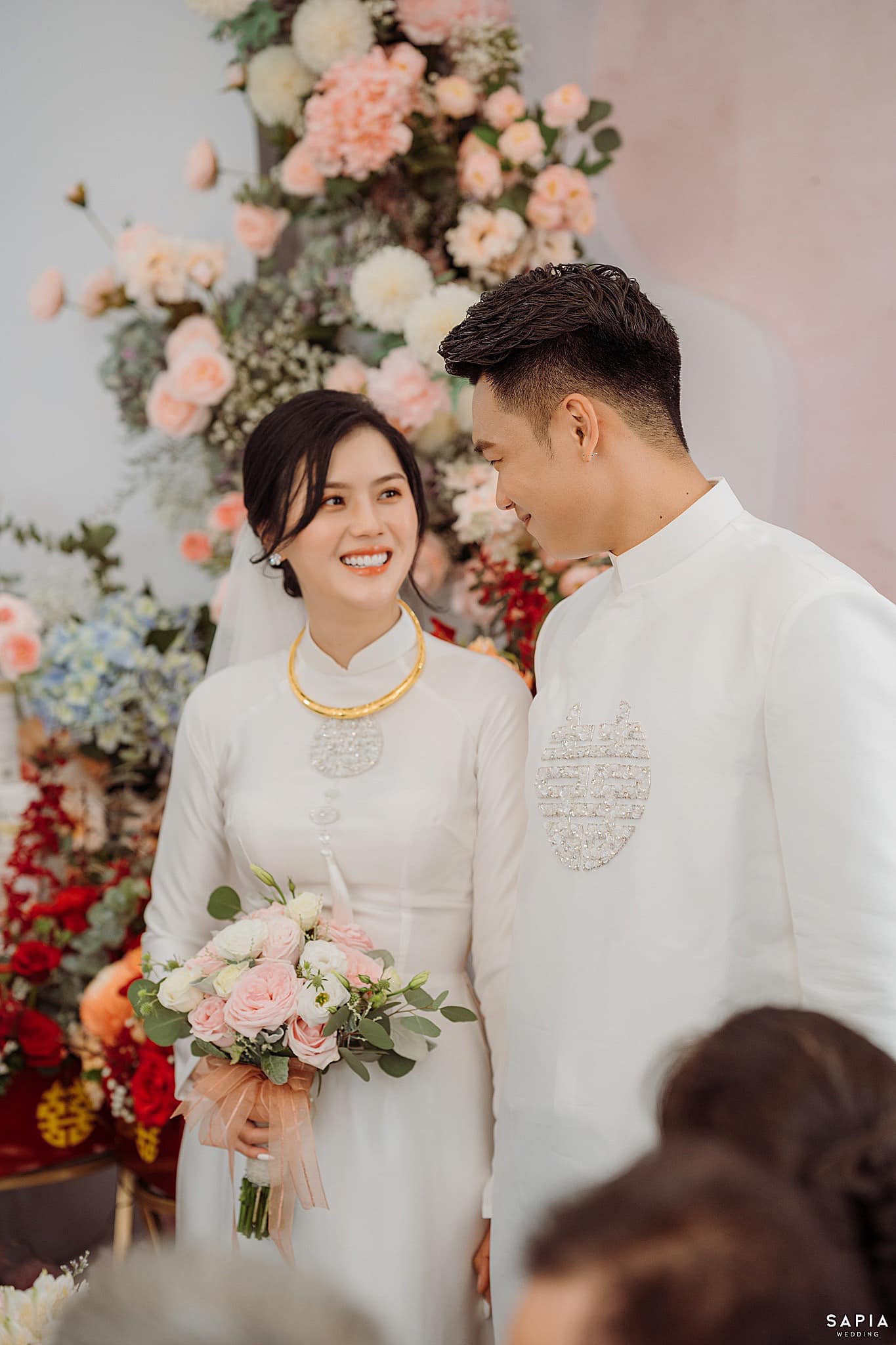 Thích cái cách Thành Chung si mê vợ hotgirl, 7 năm bên nhau vẫn một ánh mắt chiều chuộng, viên mãn với 2 căn nhà- Ảnh 1. Thích cái cách Thành Chung si mê vợ hotgirl, 7 năm bên nhau vẫn một ánh mắt chiều chuộng, viên mãn với 2 căn nhà- Ảnh 1.