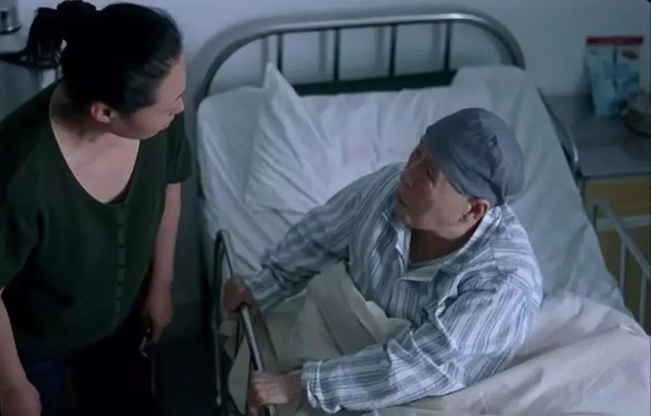 Chồng tăng ca Tết về khuya, bố chồng v&agrave;o tận ph&ograve;ng đưa ra 1 đề nghị khiến t&ocirc;i h&eacute;t l&ecirc;n: "Bố ơi, đừng..." - Ảnh 2.