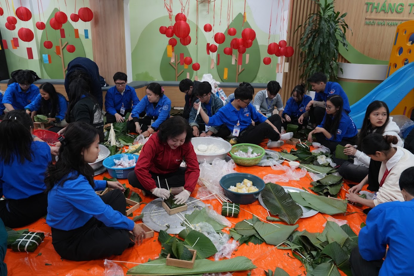 Cụ ông năm nào cũng đạp xe đi bán khuôn gói bánh chưng ngày giáp Tết và câu chuyện ý nghĩa phía sau - Ảnh 8. Cụ ông năm nào cũng đạp xe đi bán khuôn gói bánh chưng ngày giáp Tết và câu chuyện ý nghĩa phía sau - Ảnh 8.