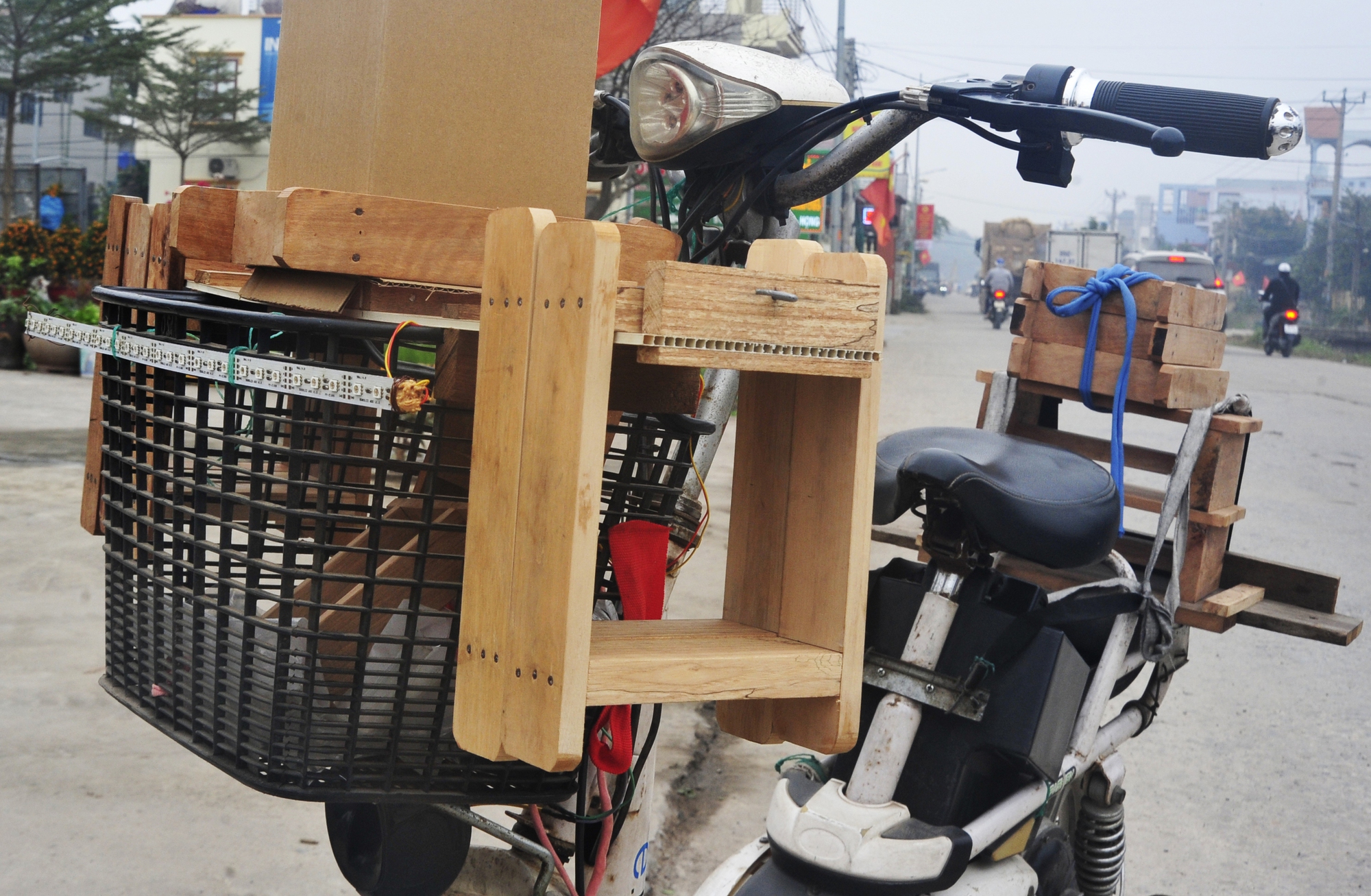 Cụ ông năm nào cũng đạp xe đi bán khuôn gói bánh chưng ngày giáp Tết và câu chuyện ý nghĩa phía sau - Ảnh 6. Cụ ông năm nào cũng đạp xe đi bán khuôn gói bánh chưng ngày giáp Tết và câu chuyện ý nghĩa phía sau - Ảnh 6.