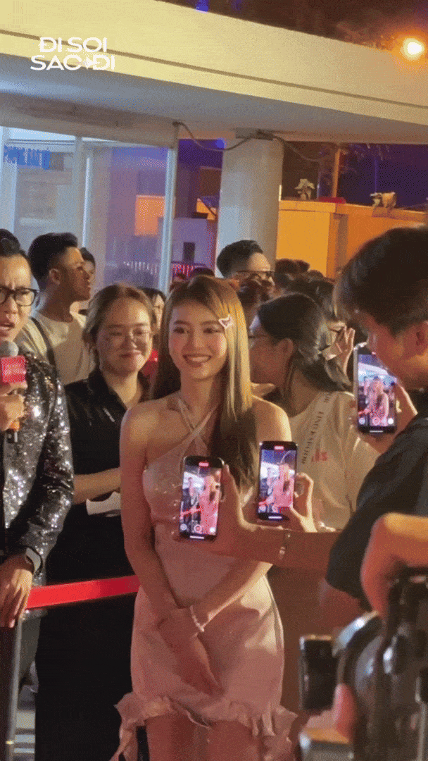 Lan Ngọc sượng tr&acirc;n khi MC kh&ocirc;ng cho l&ecirc;n thảm đỏ, phản ứng ra sao m&agrave; ai cũng ủng hộ?- Ảnh 3.