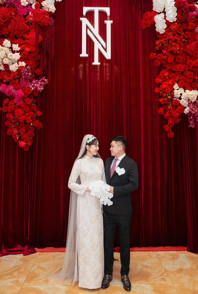 MC Mai Ngọc lộ bụng bầu sau 1 tháng kết hôn với thiếu gia Bắc Giang- Ảnh 3. MC Mai Ngọc lộ bụng bầu sau 1 tháng kết hôn với thiếu gia Bắc Giang- Ảnh 3.