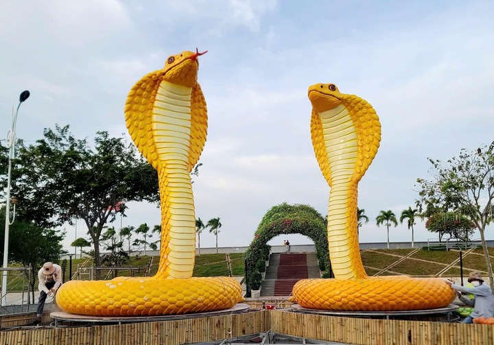 Khám phá linh vật rắn đẹp nhất Tết Ất Tỵ 2025 trên khắp các tỉnh thành - Ảnh 21.