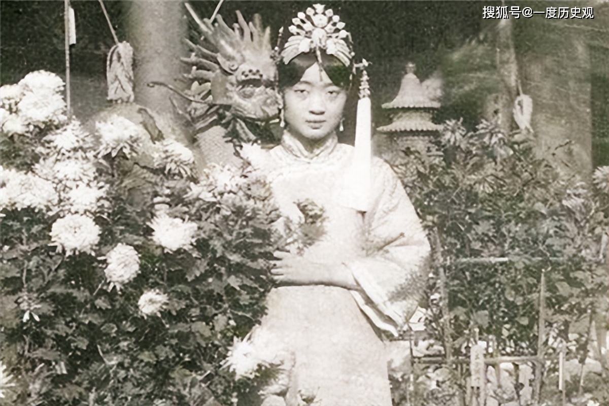 Nhan sc thc s ca hong hu Uyn Dung qua nh c