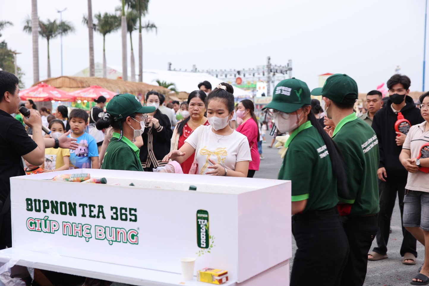Masan Consumer đ&oacute;n Tết T&acirc;y Đ&ocirc; tưng bừng c&ugrave;ng b&agrave; con miền T&acirc;y - Ảnh 10.