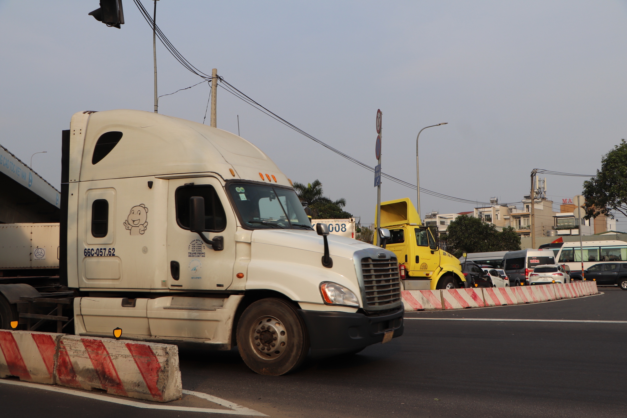 Người d&acirc;n TP HCM h&agrave;o hứng Lộ tr&igrave;nh về qu&ecirc; đ&oacute;n Tết Ất Tỵ 2025 - Ảnh 4.