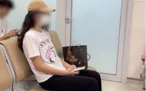 Nữ thạc sĩ trẻ tuổi bị lừa gần 5 tỷ đồng như thế n&agrave;o: Chi&ecirc;u tr&ograve; "chăn lợn", người học vấn cao vẫn sụt hố - Ảnh 1.