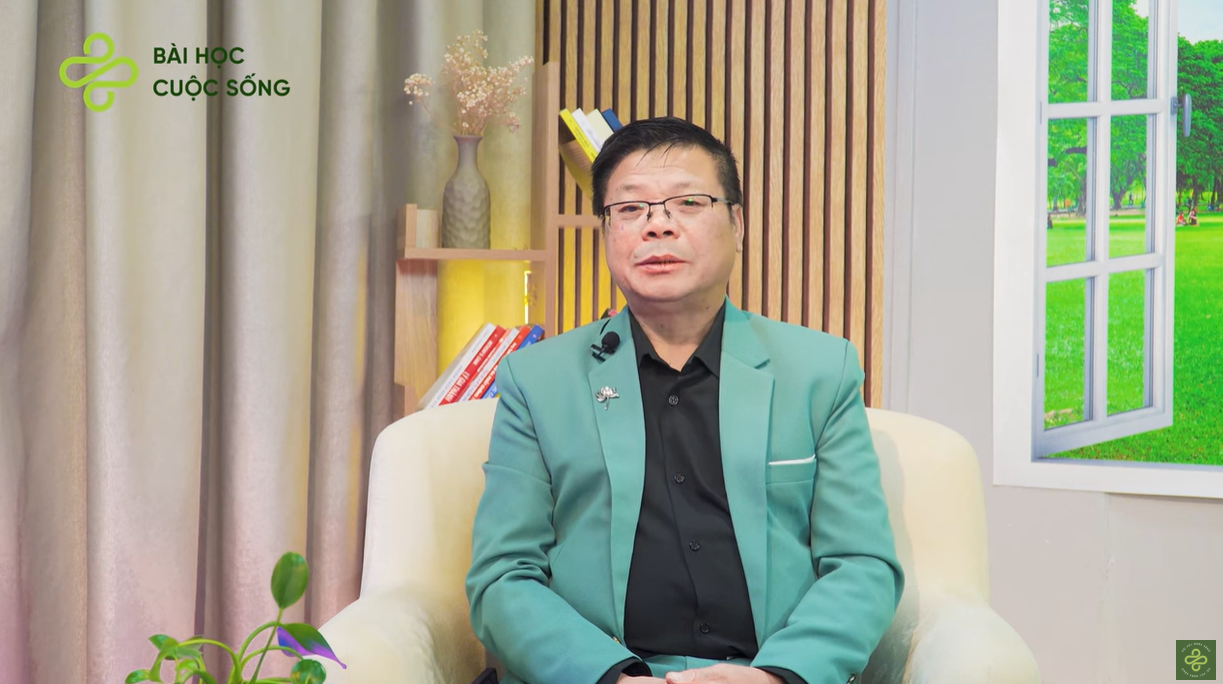 Người phụ nữ l&eacute;n b&aacute;n đất ở qu&ecirc; mua chung cư H&agrave; Nội cho con trai, hiện tại cay đắng: Phải lo hết cho ch&aacute;u, con d&acirc;u về l&agrave; chui v&agrave;o ph&ograve;ng ngủ - Ảnh 2.
