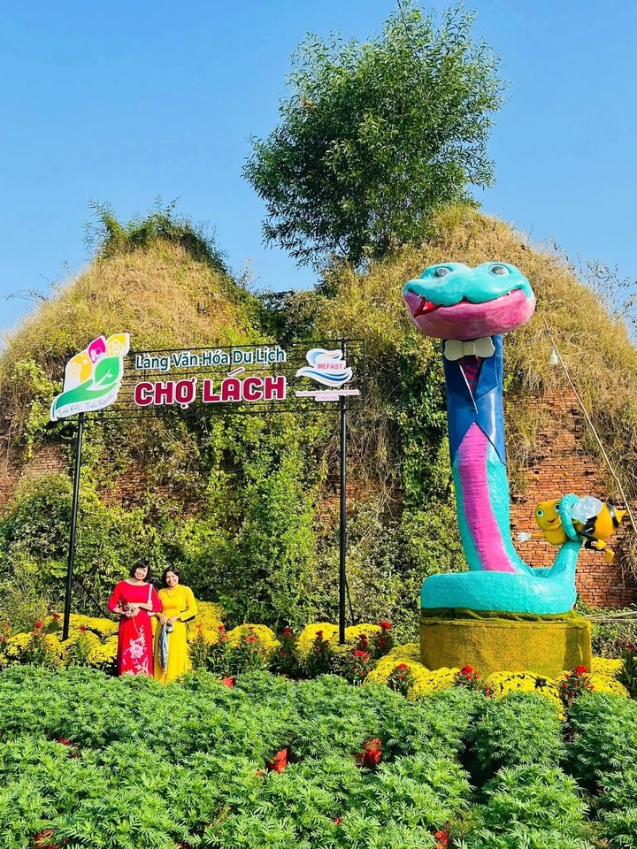 Khám phá linh vật rắn đẹp nhất Tết Ất Tỵ 2025 trên khắp các tỉnh thành - Ảnh 23.