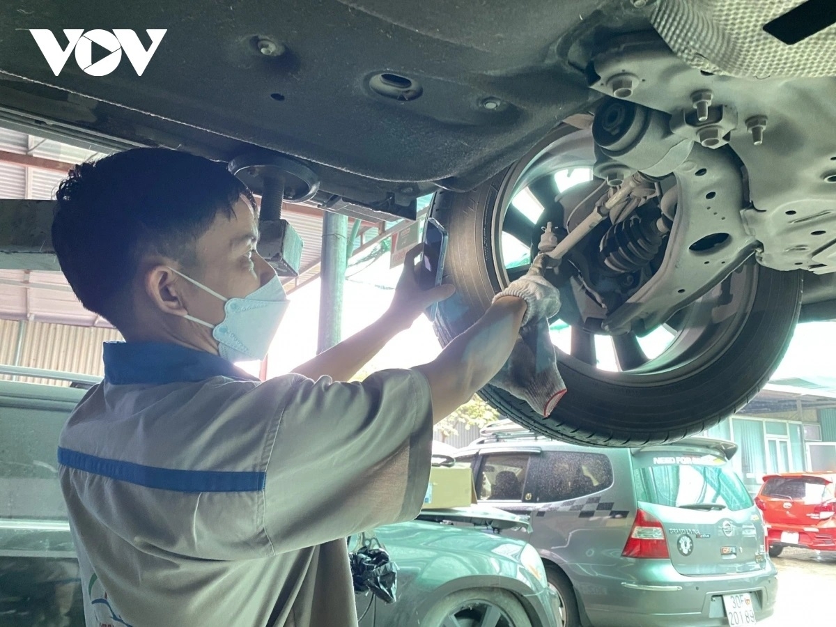 Kinh nghiệm lái xe Tết Nguyên đán an toàn và suôn sẻ trong dịp lễ - Ảnh 1.