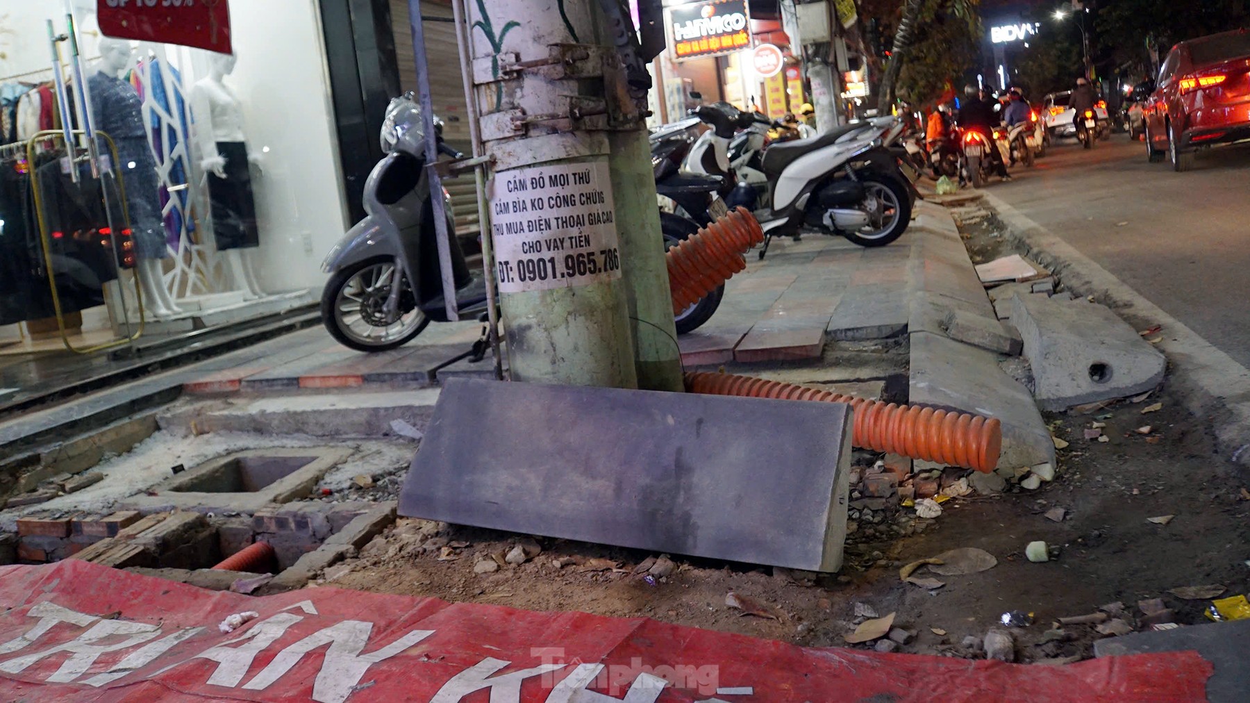 ' Dân phố ' Hải Phòng khốn khổ vì vỉa hè Hải Phòng bị lật tung ngày cận Tết - Ảnh 8.