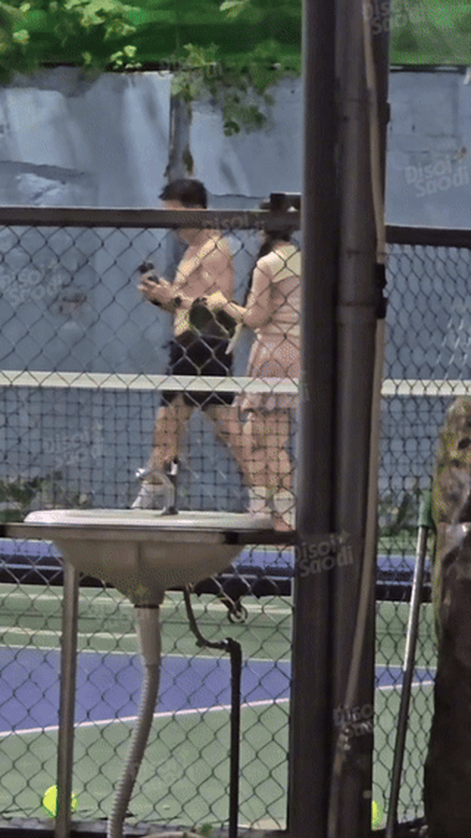 Cặp đ&ocirc;i diễn vi&ecirc;n Vbiz c&ocirc;ng khai b&ecirc;n nhau hậu bị t&oacute;m 1001 hint y&ecirc;u đương?- Ảnh 6.