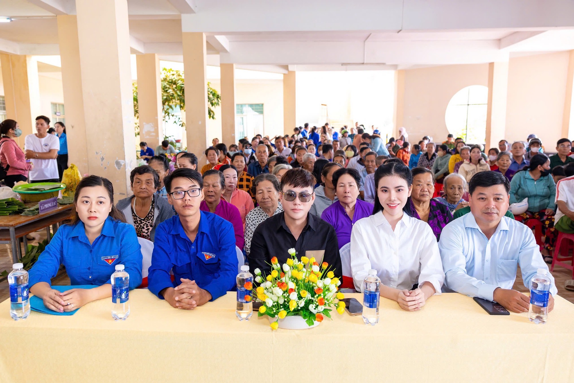 Á hậu Lê Kim Khỏe trao tặng 150 phần quà Tết cho bà con nghèo Cà Mau- Ảnh 3.