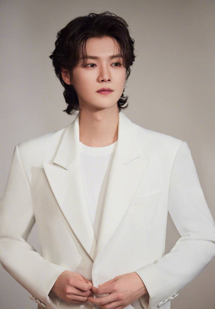 31 ng&agrave;y đầu năm hỗn loạn của Cbiz: Vụ Triệu Lộ Tư - Triệu Vy chỉ l&agrave; mở m&agrave;n, "tr&ugrave;m cuối" c&ograve;n ở ph&iacute;a sau? - Ảnh 5.